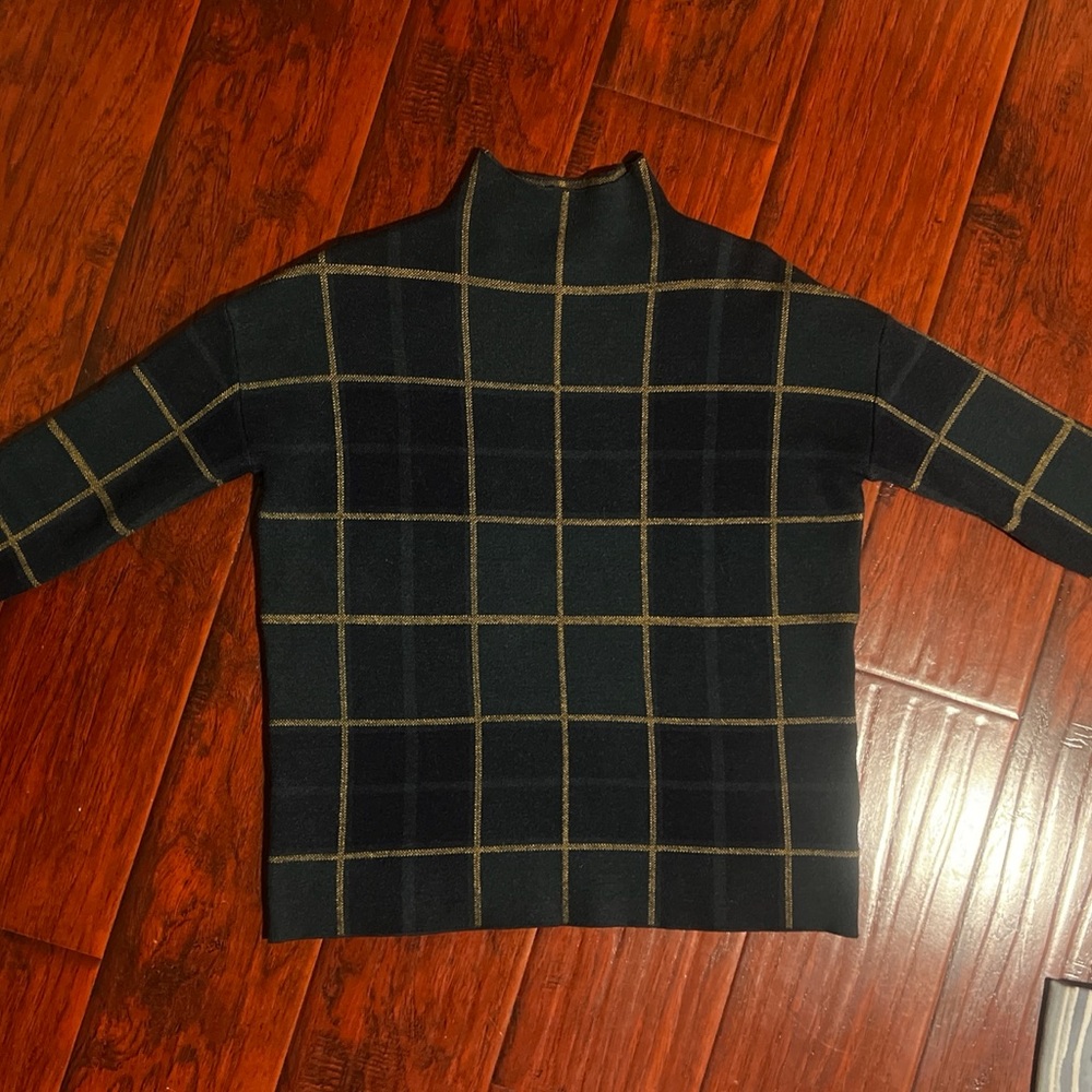 Tahari Forest Green and Gold Knit Long Sleeve